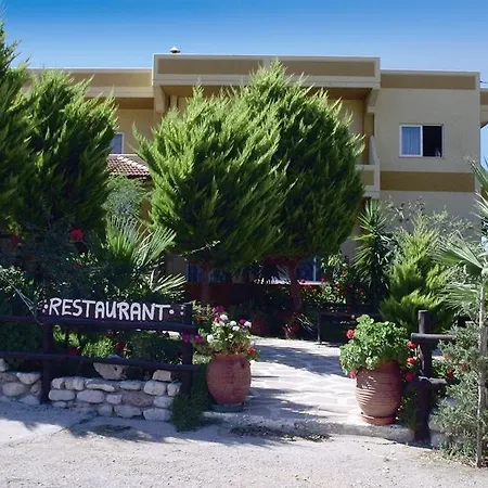 Liros Hotel 2*
